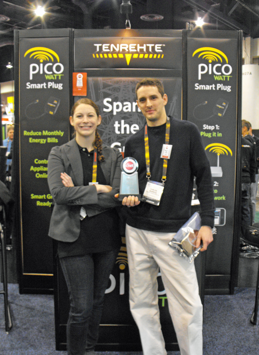Tenrehte CEO Jennifer Indovina and Tenrehte Senior Engineer Carlos Barrios with Best of
CES 2010 Hottest Green Technology Award, 10 January 2010