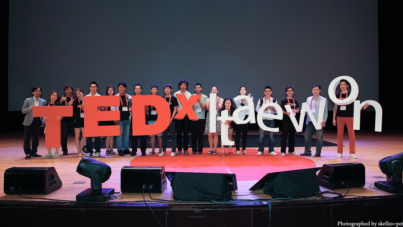 Tenrehte CEO Jennifer Indovina at TEDxItaewon 2012, Group Photograph